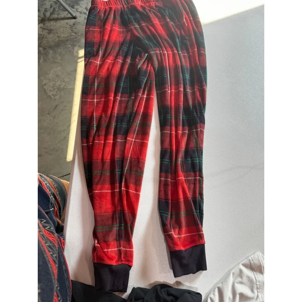 Cuddl Duds Pajama Set Womens Medium Red Plaid Fleece V-Neck Top Joggers 2pc